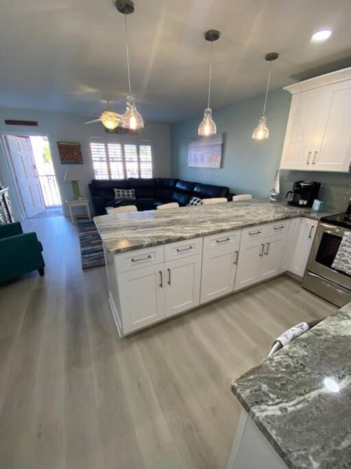 Beachfront Condo On Quiet Treasure Island- 1 Bed St. Pete Beach Exteriér fotografie