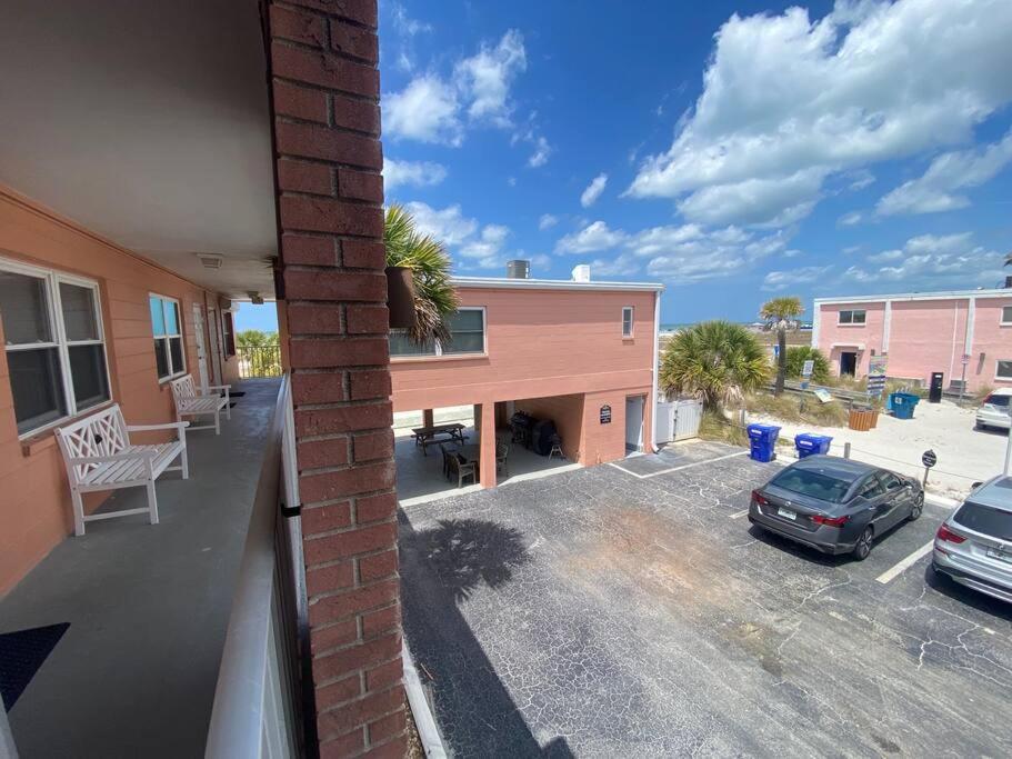 Beachfront Condo On Quiet Treasure Island- 1 Bed St. Pete Beach Exteriér fotografie